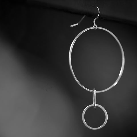 Tihku Örhängen I Äkta Silver. Handtillverkat i Stockholm. Stora Cirkel-örhängen.