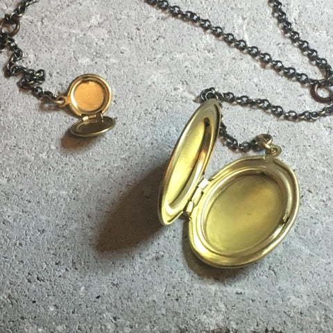 Vintage Large Locket Charm Lariat Style Necklace